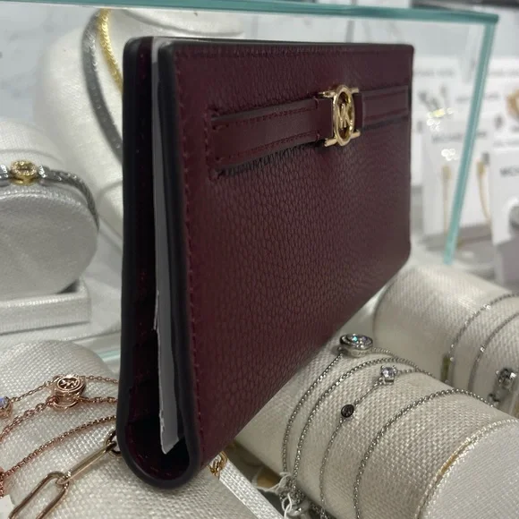 Michael Kors Reed Lg Bifold Pebbled Leather Snap Wallet Card Case 
Oxblood 
NWT - Picture 3 of 16